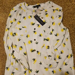 Adrienne Vittadini White Top with Lemon Design
